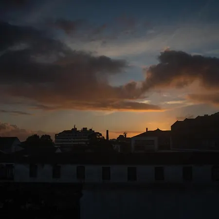 Toi Et Moi Downtown-guests Speek For Us! Lejlighed Ponta Delgada