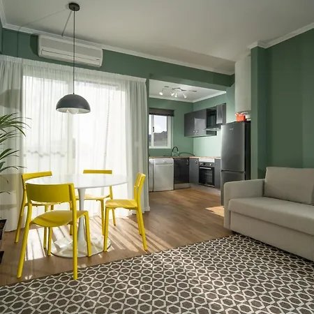 Toi Et Moi Downtown-guests Speek For Us! Ponta Delgada