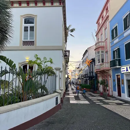 Toi Et Moi Downtown-guests Speek For Us! 蓬塔德尔加达