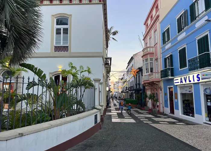 Toi Et Moi Downtown-guests Speek For Us! Ponta Delgada