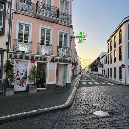 Toi Et Moi Downtown-guests Speek For Us! * Ponta Delgada (Sao Miguel)